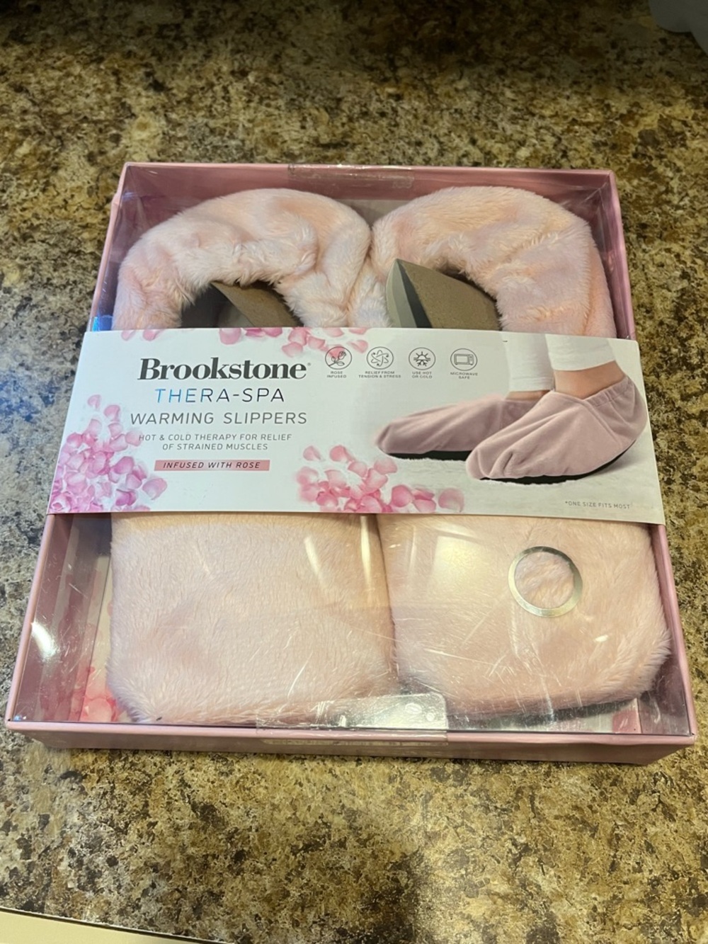 Brookstone Pink Thera-Spa Warming Slippers NIB - Picture 8 of 8